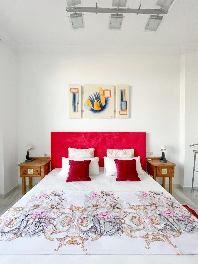 Modern Three-Level Apartment Near The Sea Benalmádena Exteriör bild