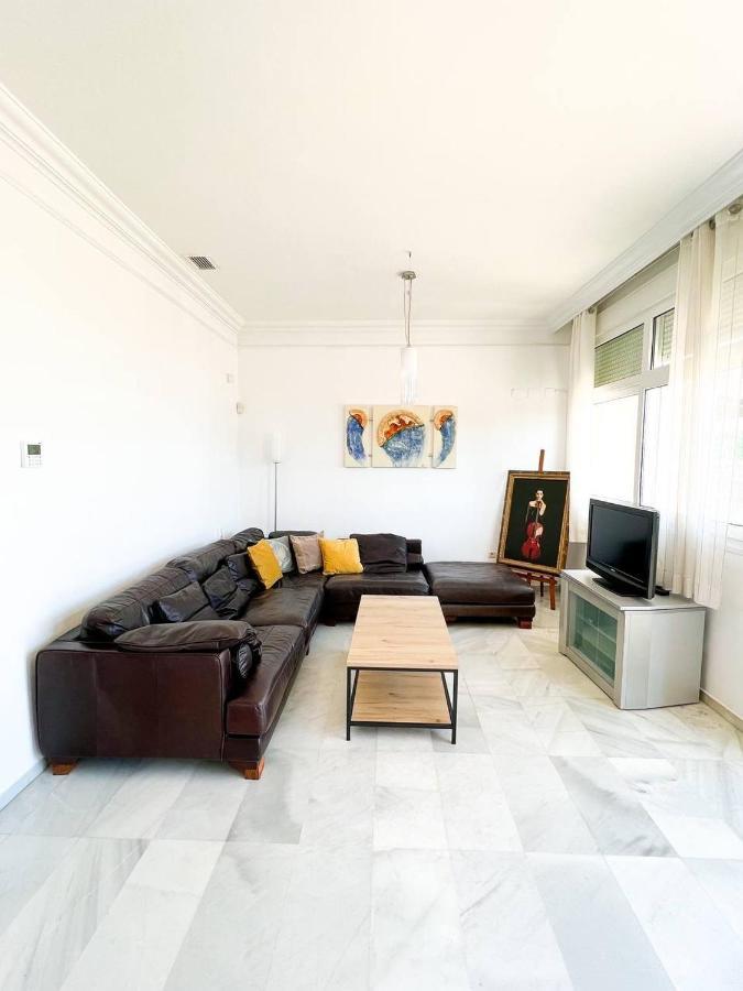 Modern Three-Level Apartment Near The Sea Benalmádena Exteriör bild